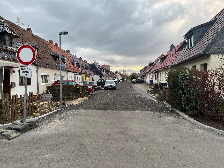 Der 1. Bauabschnitt in der Fuldaer Straße konnte bis auf wenige Restleistungen (Fahrbahnmarkierung, Grundstückszufahrt) im Februar 2023 fertig gestellt werden.