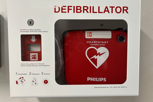 Defibrillator