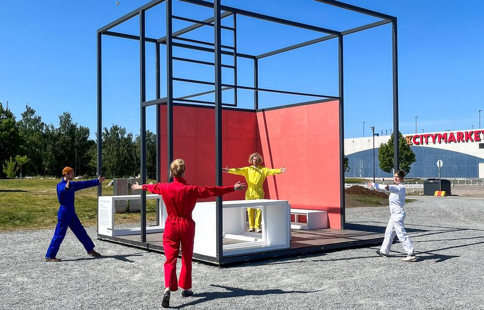 Performance der Bauhaus-Studierenden